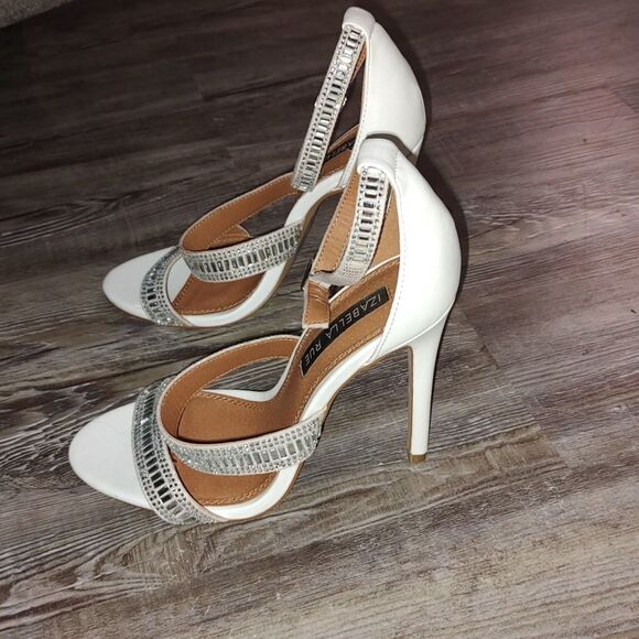 Izabella Rue Gwenyth Heels White heels with rhinestone detailing on band - Picture 3 of 8
